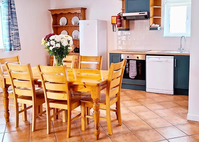Dingle Harbour Cottages 3 Bed - Sleeps 6 Type A By Trident Holiday Homes